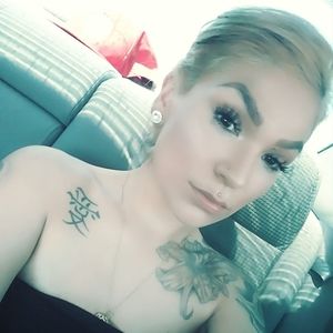 Meet your Posher, Leannie